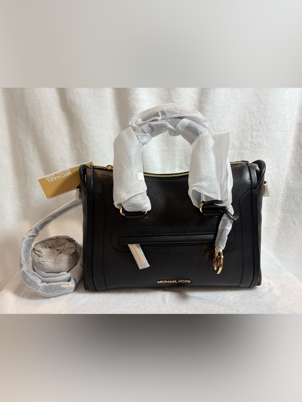 *NWT* MICHAEL KORS Carine Medium Pebbled Leather Satchel - Black